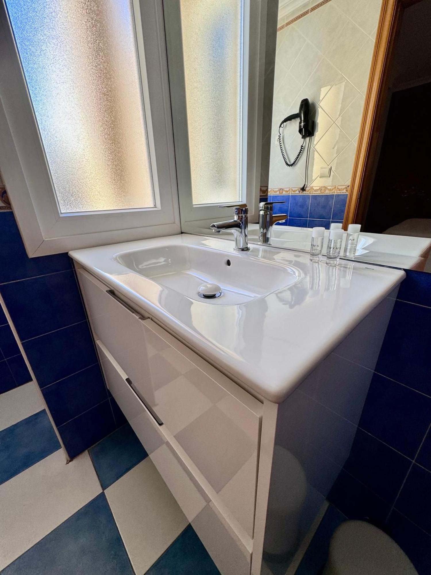 טורמולינוס Apartamentos Nina De Oro מראה חיצוני תמונה